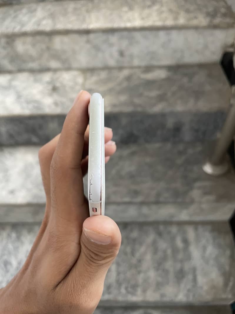 Apple iPhone 7 2