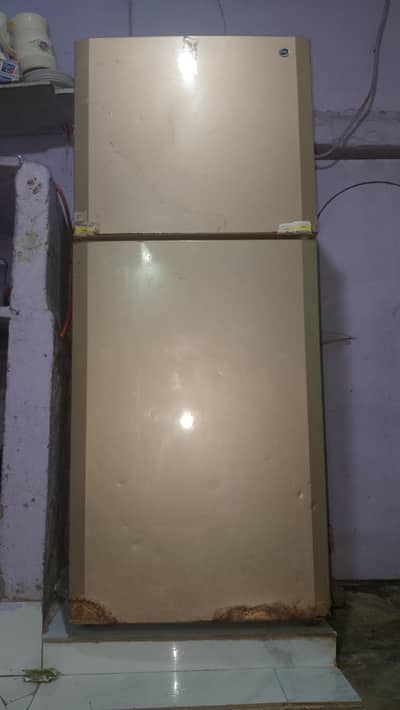 bilkul okay hai hamay kam bijli wala fridge lyna hai is liya sale hai
