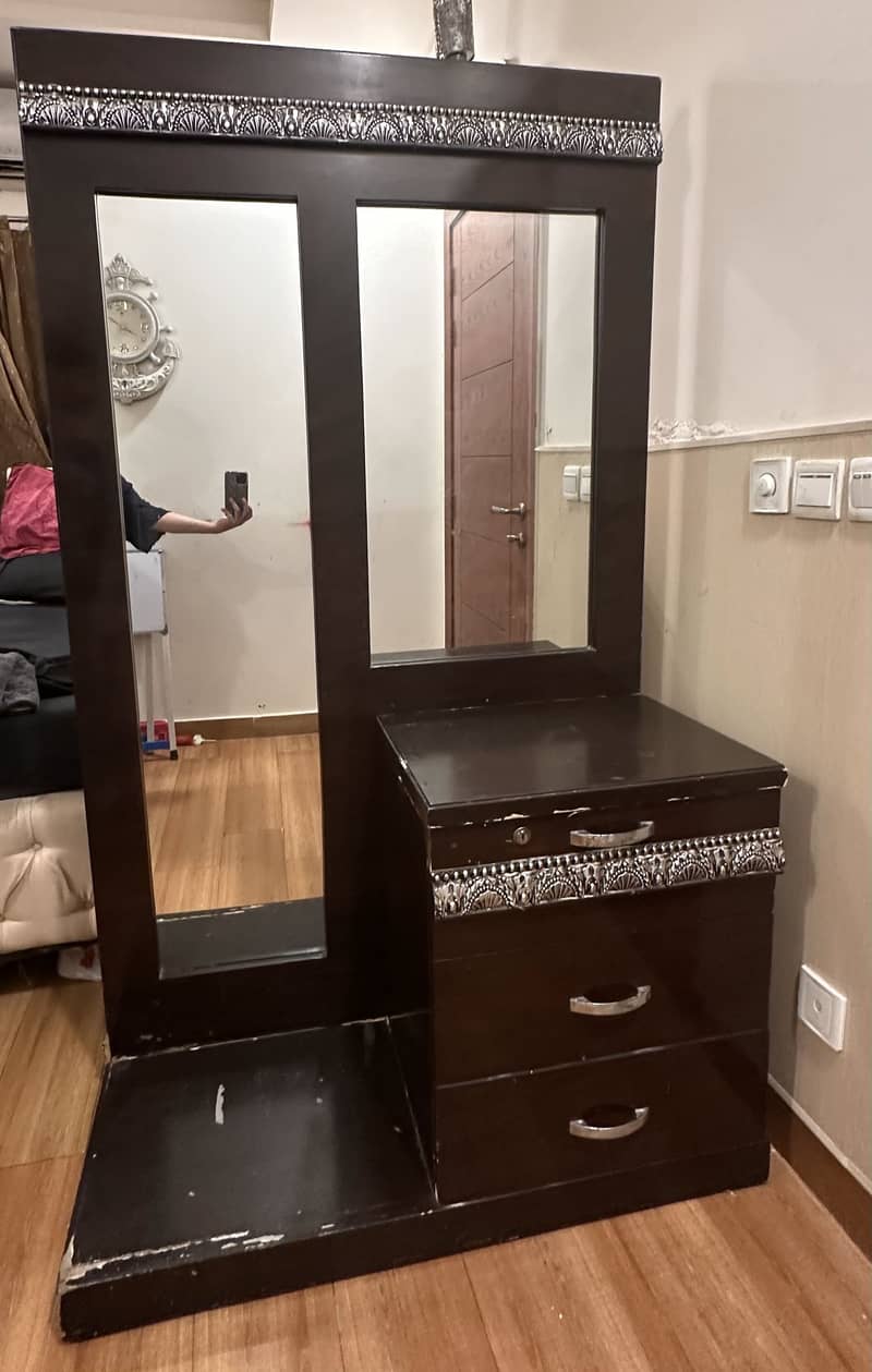Dressing mirror 2