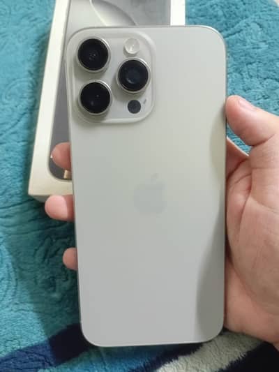 Apple iPhone 16 Pro Max