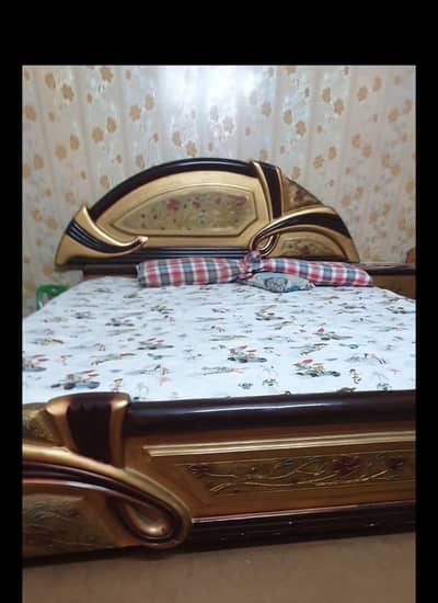 king size bed, like new.