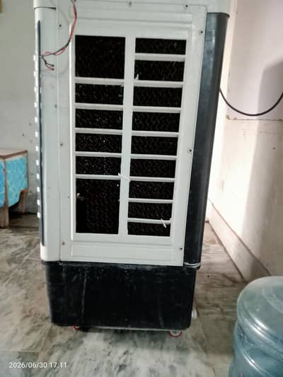 12 volt Air cooler good condition Senser wala water pump 10/10