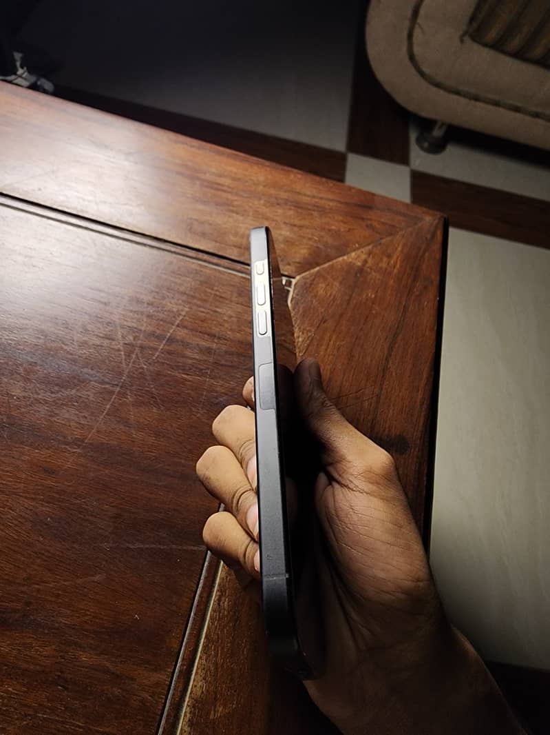 Apple iPhone 16 Pro Max 6