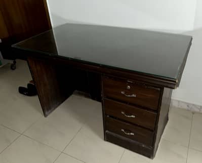 OFFICE TABLE + HEAVY GLASS TOP