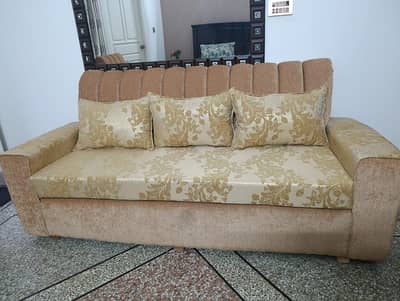 urgent sofa set sale