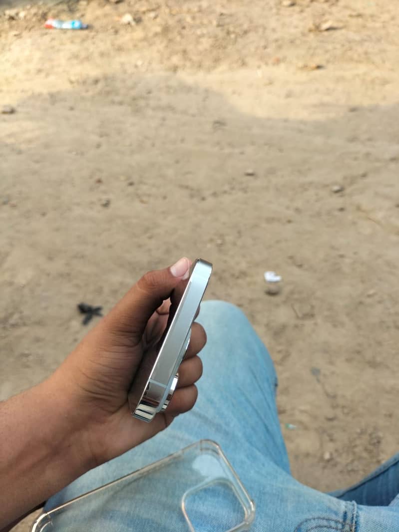 Apple iPhone 14 Pro 2