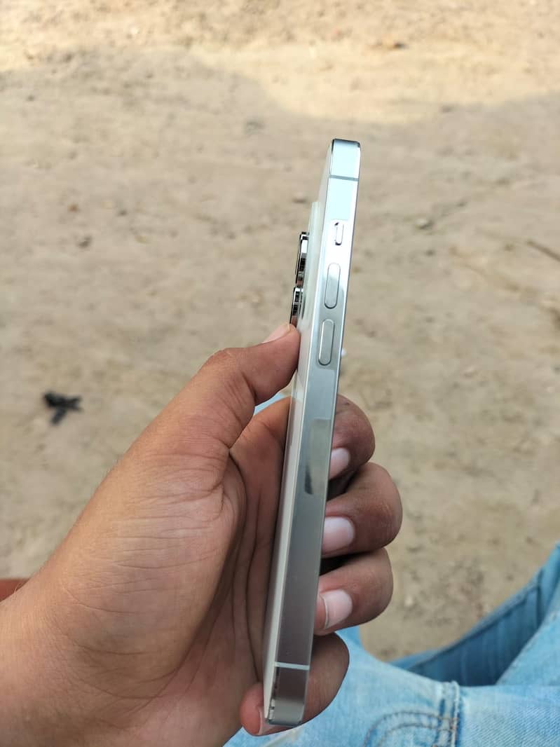 Apple iPhone 14 Pro 3