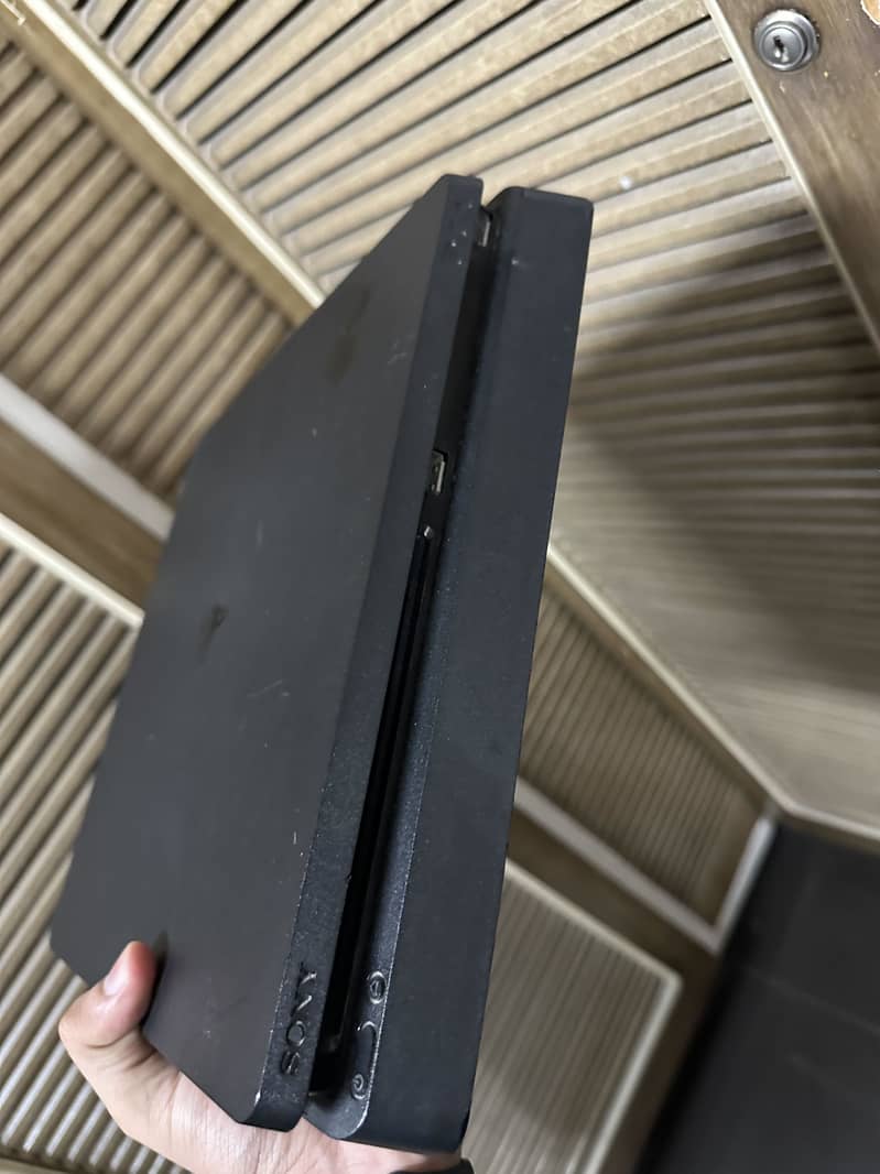 Ps4 Slim 1