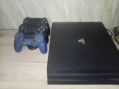 Ps4 pro with three controllees