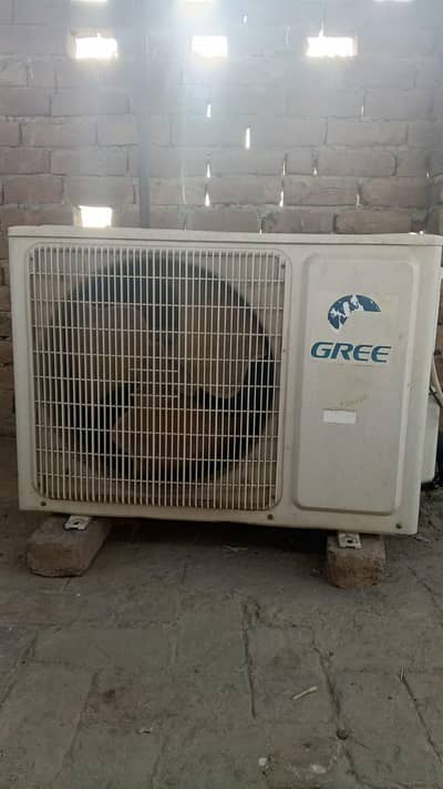 Gree inverter AC 1.5 Ton used
