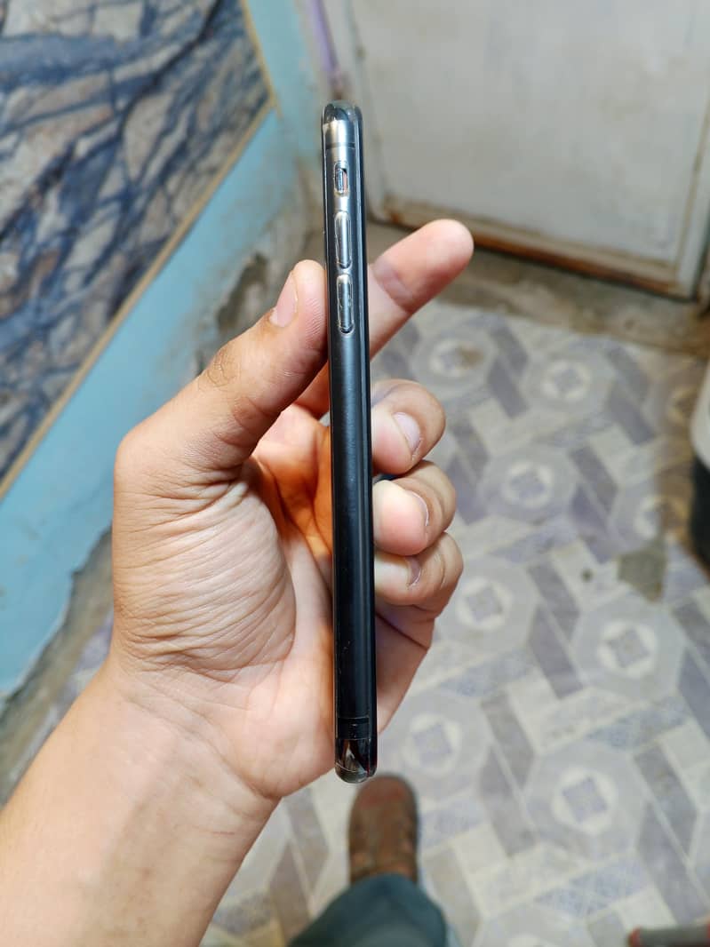 Apple iPhone X 2