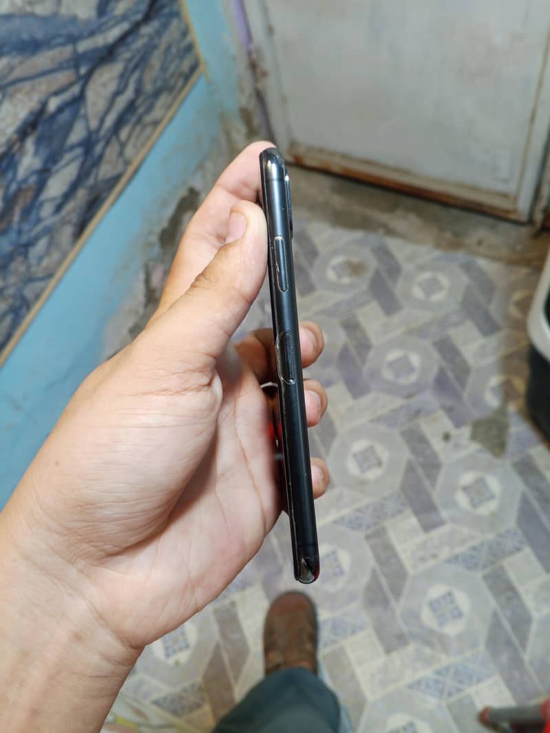 Apple iPhone X 3
