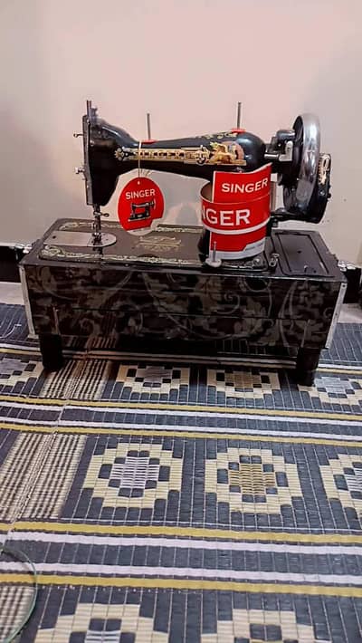 Brand New Original singer with Cover. 10 saal warranty