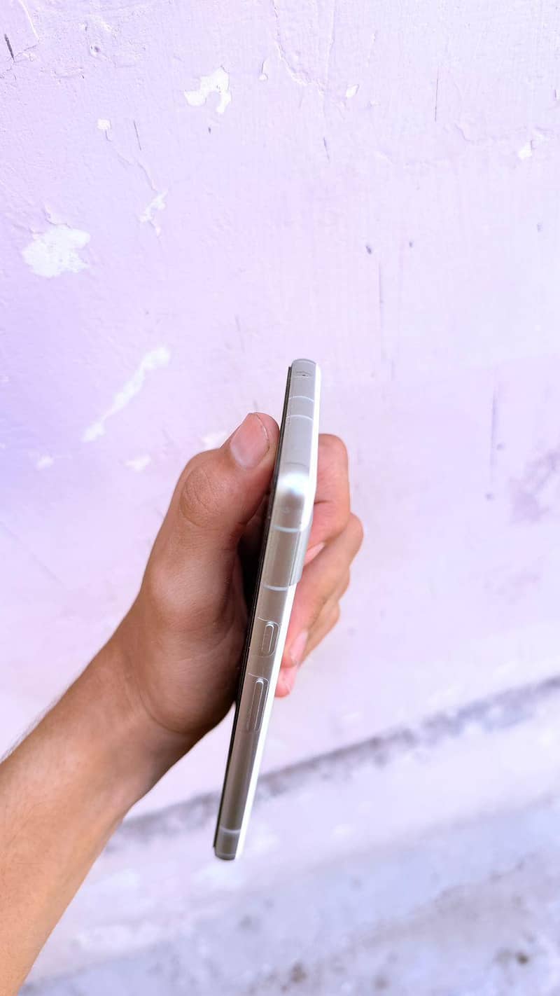 Google Pixel 7a 4