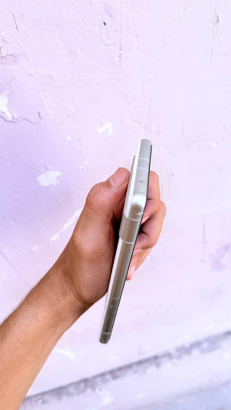 Google Pixel 7a 5