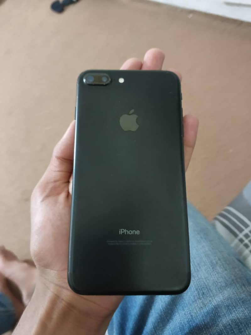 Apple iPhone 7 Plus 11