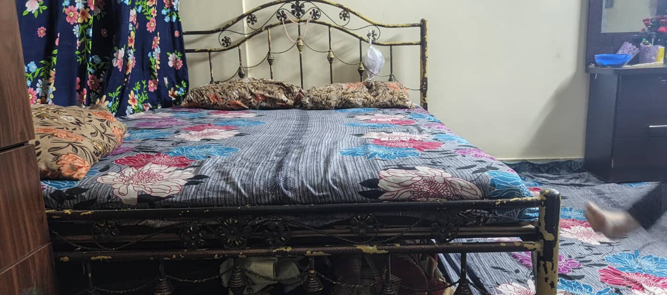 bed and 1