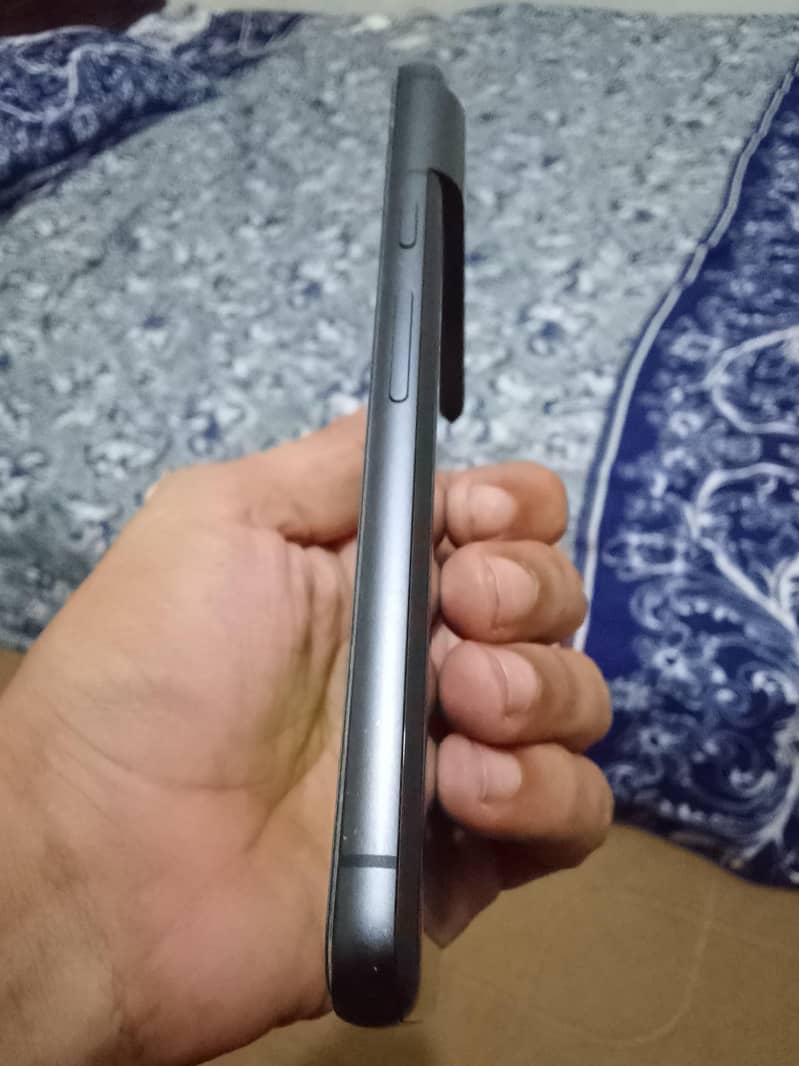Google Pixel 8 5