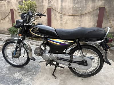 Honda Cd 70 2015 model clean bike.