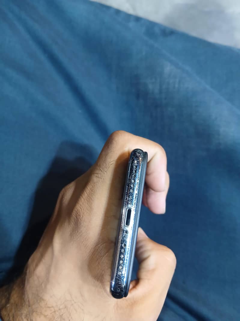 Apple iPhone X 3