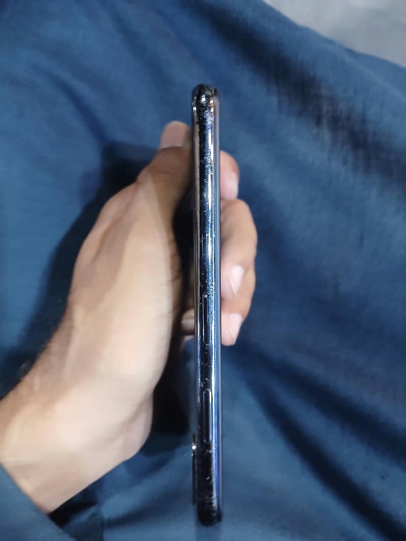 Apple iPhone X 5