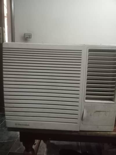 window ac 0.75 ton original condition gas bi orignal