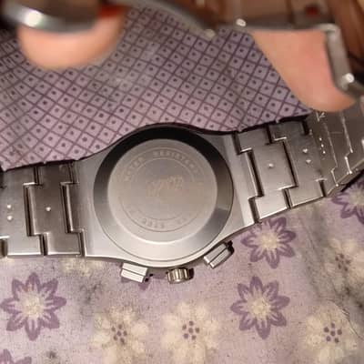 men watch