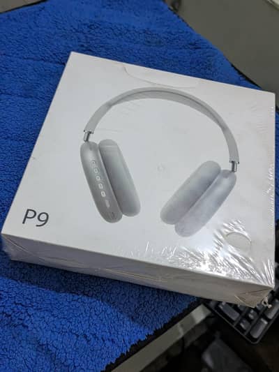 P9 head phone brand new box pack