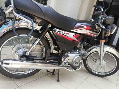 Honda cd70 black  color 10 by 10 condition