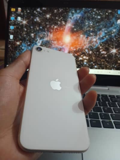 Apple iPhone SE 3 64