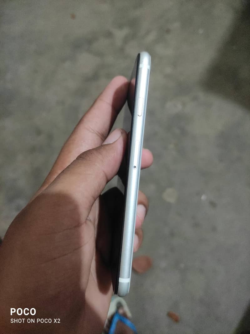 Apple iPhone SE 3