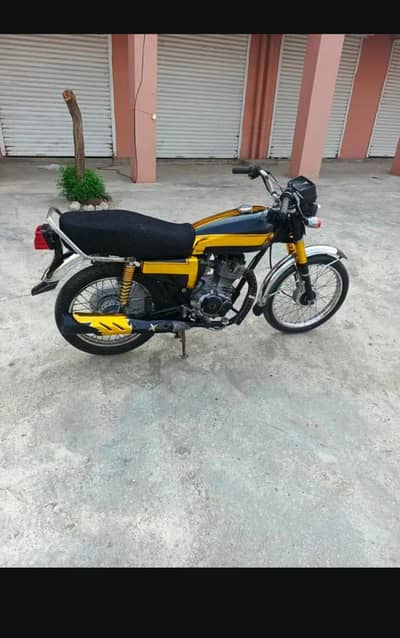 Honda CG 125 model 2005 WhatsApp 0310-0049640 location lalamusa