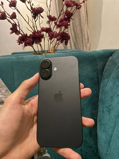 Apple iPhone 16