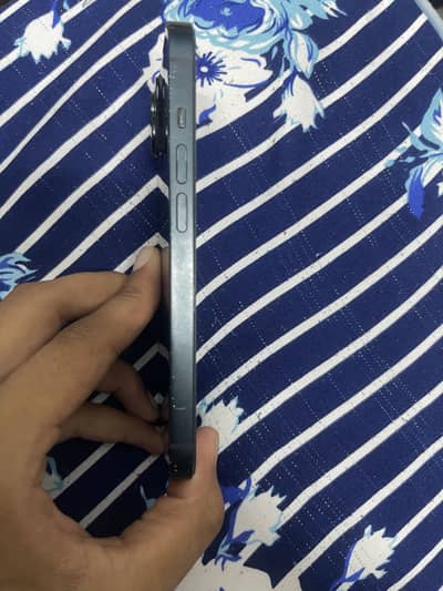 Apple iPhone 14 Water Pack