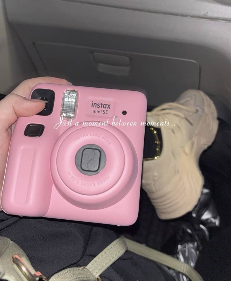 Instant camera 0