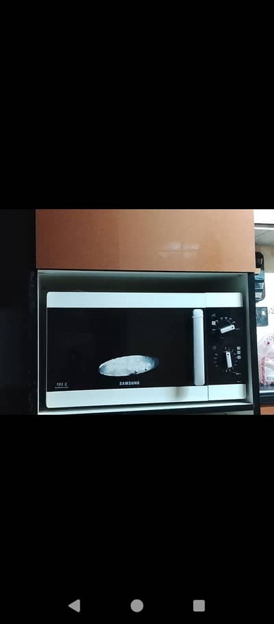 microwave oven