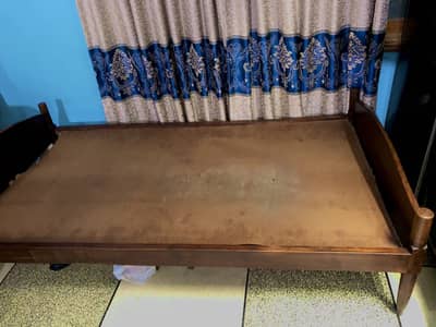 2x Single beds of Antique wood for sale