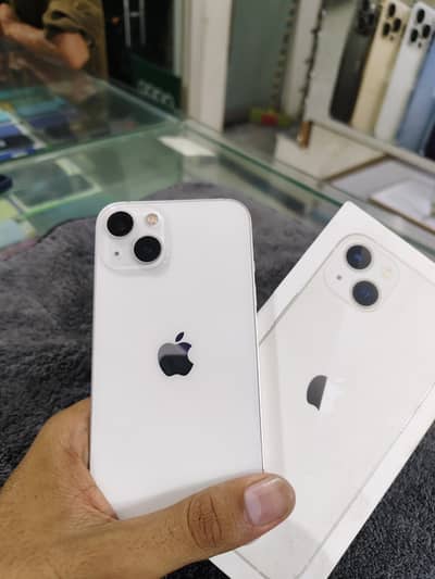 Apple iPhone 13