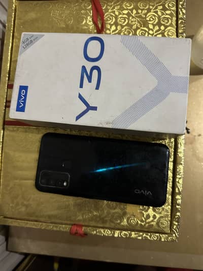 Vivo y30 with box