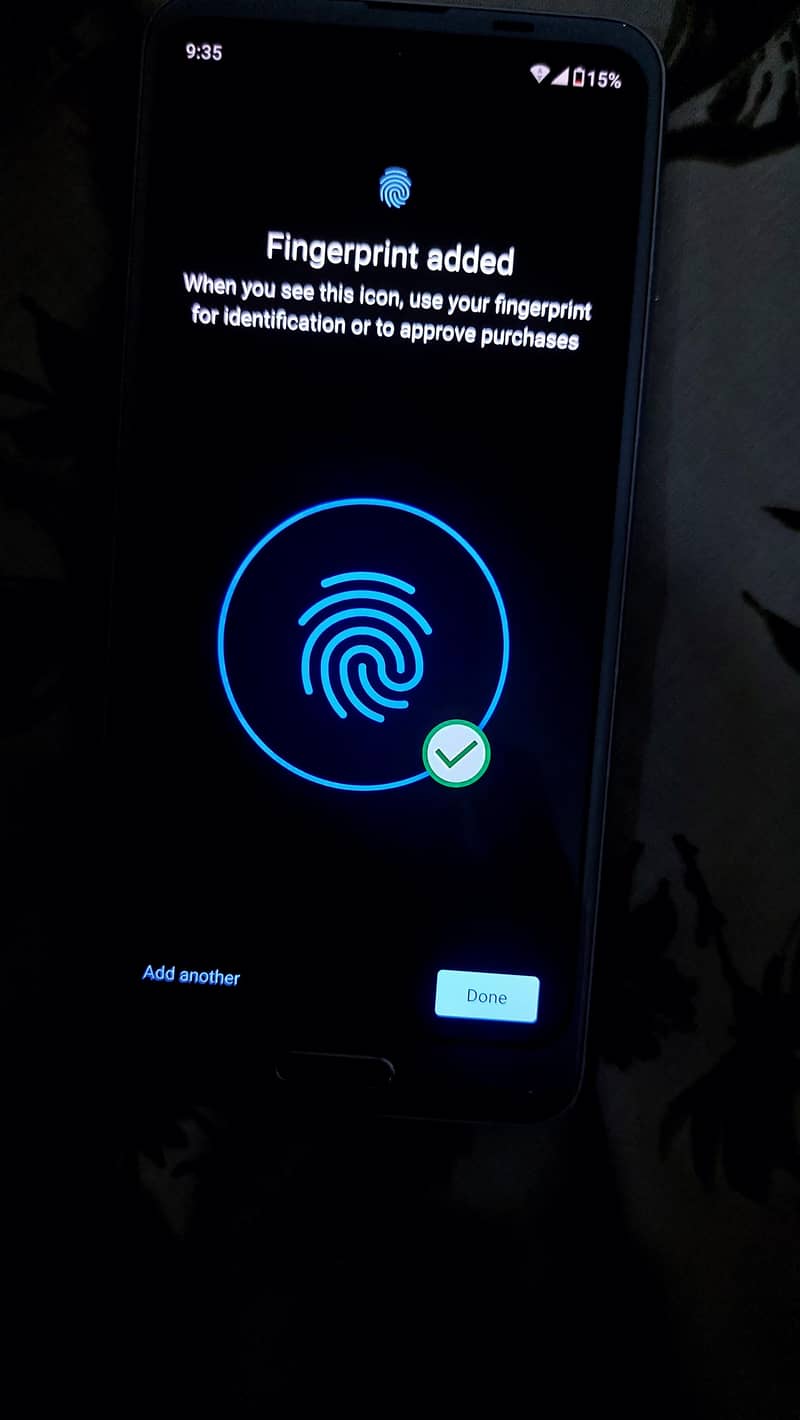 Sharp Aquos R2 1