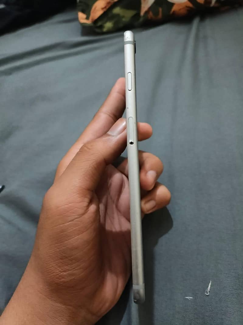 iPhone 6 Plus read ad 7
