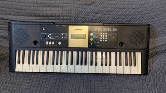 Yamaha YPT-220 Piano with Adapter & Carry Bag