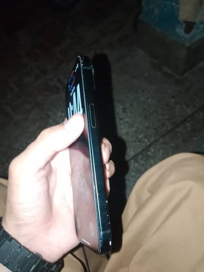 Apple iPhone 15 battery change screen dot