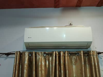 Gree Split AC – Excellent Condition | Powerful Cooling | Well Maintain