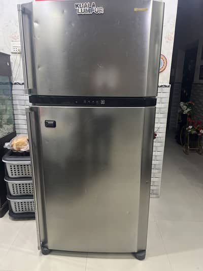 20 cubic fridge sharp imported