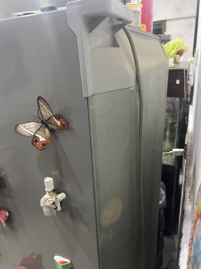 20 cubic fridge sharp imported 3