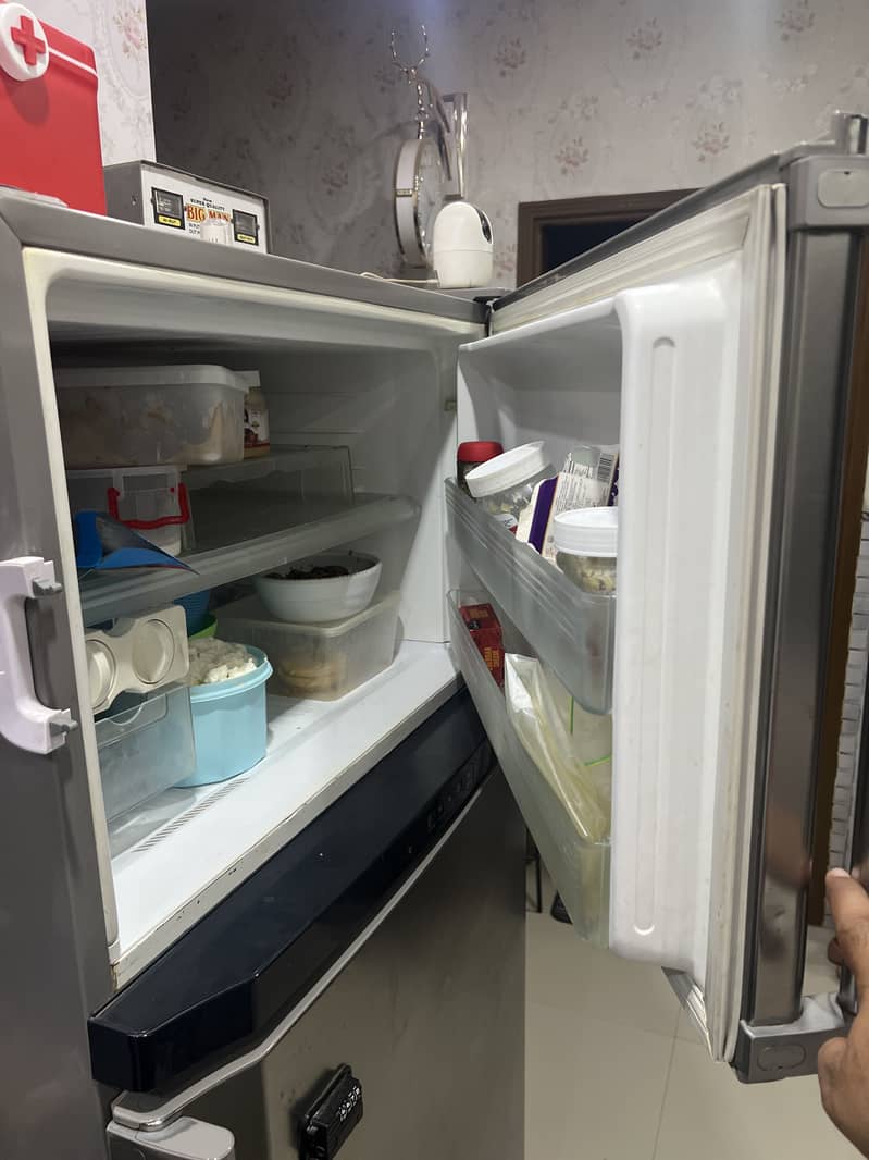 20 cubic fridge sharp imported 5