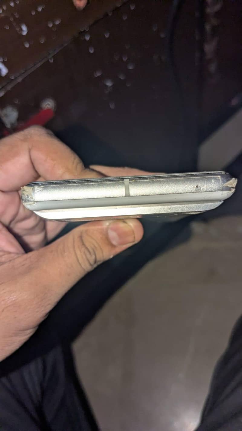 Google Pixel 7 4