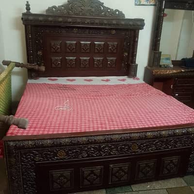 bed side table and dressing table for sale