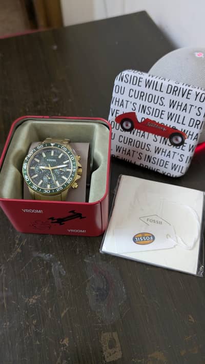 fosil watch box open 10 by 10